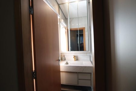 Banheiro do Quarto 3 de casa para alugar com 3 quartos, 230m² em Presidente Roosevelt, Uberlândia