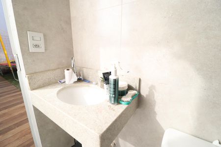 Casa para alugar com 230m², 3 quartos e 4 vagasBanheiro externo