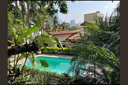 Casa de condomínio à venda com 332m², 4 quartos e 4 vagas Casa de condomínio à venda com 332m², 4 quartos e 4 vagasFoto 01