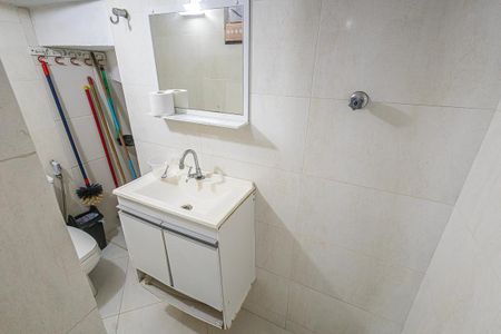 Casa de condomínio à venda com 80m², 3 quartos e 1 vagabanheiro de serviço
