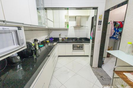 cozinha de casa de condomínio à venda com 3 quartos, 80m² em Vila Cloris, Belo Horizonte