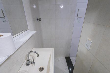Casa de condomínio à venda com 80m², 3 quartos e 1 vagabanheiro de serviço