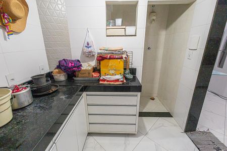 Casa de condomínio à venda com 80m², 3 quartos e 1 vagaarea de serviço