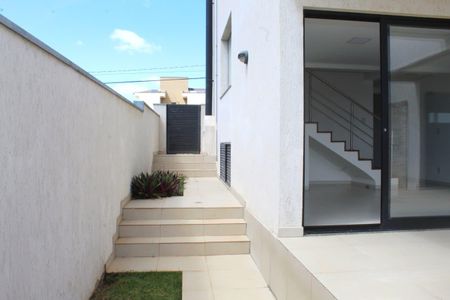 Casa para alugar com 260m², 3 quartos e 4 vagasÁrea externa