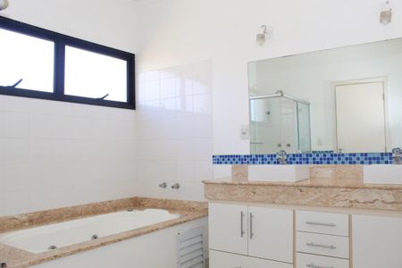 Casa para alugar com 260m², 3 quartos e 4 vagasBanheiro