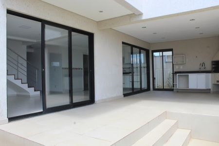 Casa para alugar com 260m², 3 quartos e 4 vagasÁrea externa