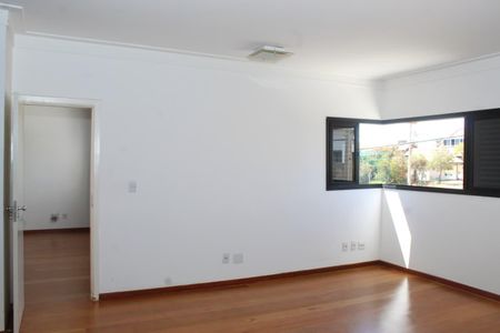 Casa para alugar com 260m², 3 quartos e 4 vagasQuarto