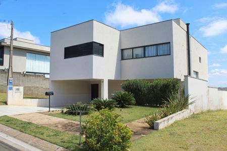 Casa para alugar com 260m², 3 quartos e 4 vagasFachada