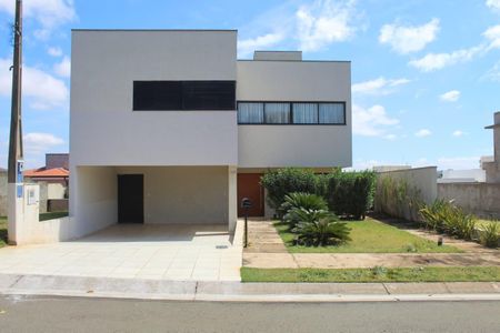 Casa para alugar com 260m², 3 quartos e 4 vagasFachada