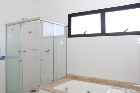 Casa para alugar com 260m², 3 quartos e 4 vagasBanheiro