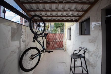 Garagem de casa à venda com 2 quartos, 60m² em Santa Branca, Belo Horizonte