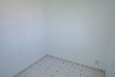 Quarto 2 de apartamento para alugar com 2 quartos, 50m² em Paciência, Rio de Janeiro