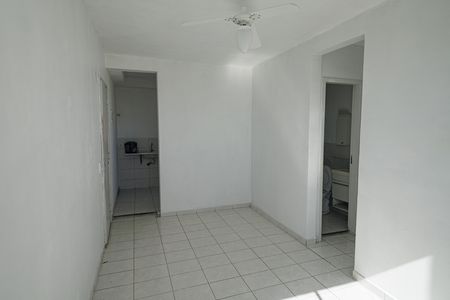 Sala  de apartamento para alugar com 2 quartos, 50m² em Paciência, Rio de Janeiro