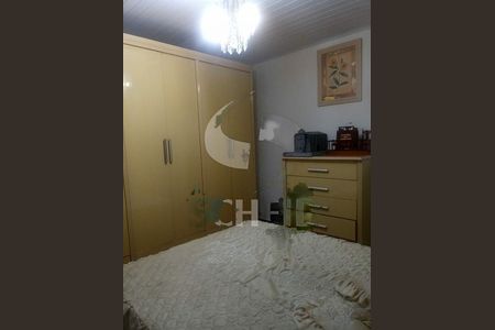 Casa à venda com 7 quartos, 200m² em Vila Mira, São Paulo