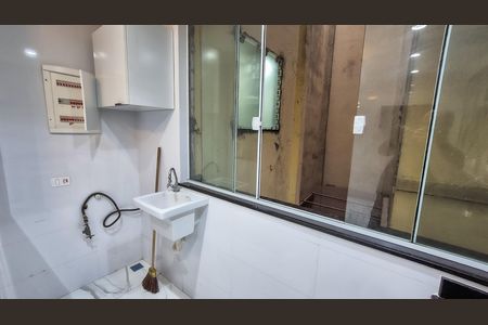 Área de Serviço de apartamento para alugar com 2 quartos, 75m² em Vista Alegre, Rio de Janeiro