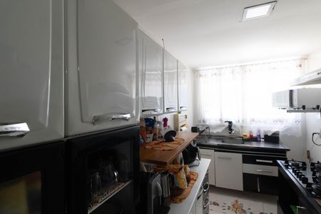 Casa à venda com 300m², 2 quartos e 2 vagasCozinha e Área de Serviço