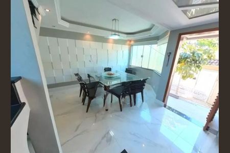 Casa à venda com 4 quartos, 307m² em Parque Sao Luis, São Paulo