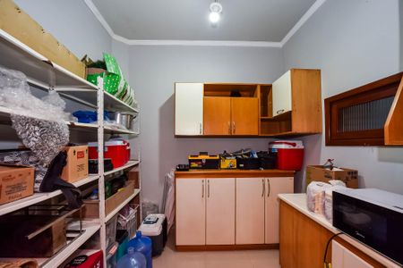 Casa à venda com 281m², 5 quartos e 4 vagas Casa à venda com 281m², 5 quartos e 4 vagasDespensa/Casa Fundos