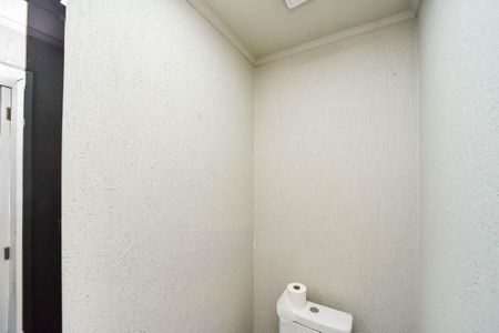 Casa à venda com 281m², 5 quartos e 4 vagas Casa à venda com 281m², 5 quartos e 4 vagasLavabo/Casa Frente