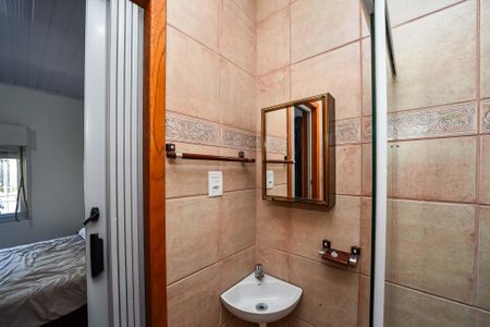 Casa à venda com 281m², 5 quartos e 4 vagas Casa à venda com 281m², 5 quartos e 4 vagasBanheiro da Suíte/Casa Frente