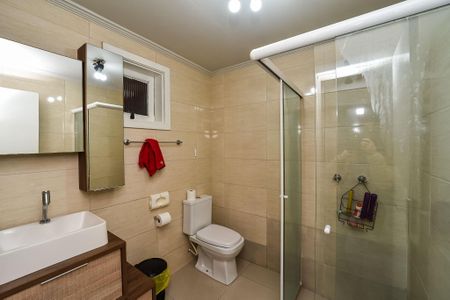 Casa à venda com 281m², 5 quartos e 4 vagas Casa à venda com 281m², 5 quartos e 4 vagasBanheiro Social/Casa Fundos