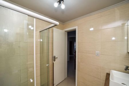 Casa à venda com 281m², 5 quartos e 4 vagas Casa à venda com 281m², 5 quartos e 4 vagasBanheiro Social/Casa Fundos
