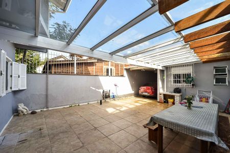 Casa à venda com 281m², 5 quartos e 4 vagas Casa à venda com 281m², 5 quartos e 4 vagasPátio