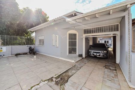 Fachada de casa à venda com 5 quartos, 281m² em Sarandi, Porto Alegre