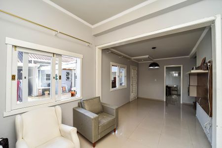 Casa à venda com 281m², 5 quartos e 4 vagas Casa à venda com 281m², 5 quartos e 4 vagasSala/Casa Fundos