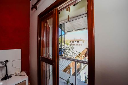 Casa à venda com 281m², 5 quartos e 4 vagas Casa à venda com 281m², 5 quartos e 4 vagasSacada da Suite/Casa Fundos