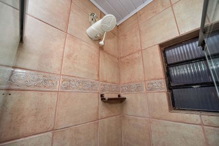 Casa à venda com 281m², 5 quartos e 4 vagas Casa à venda com 281m², 5 quartos e 4 vagasBanheiro da Suíte/Casa Frente
