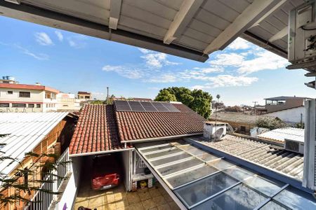 Casa à venda com 281m², 5 quartos e 4 vagas Casa à venda com 281m², 5 quartos e 4 vagasSacada da Suite/Casa Fundos