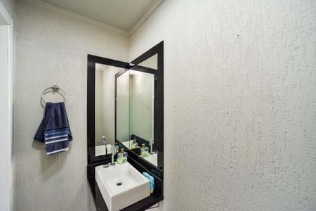 Casa à venda com 281m², 5 quartos e 4 vagas Casa à venda com 281m², 5 quartos e 4 vagasLavabo/Casa Frente