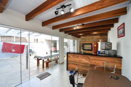 Casa à venda com 281m², 5 quartos e 4 vagas Casa à venda com 281m², 5 quartos e 4 vagasÁrea da Churrasqueira
