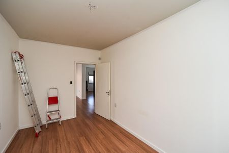 Casa à venda com 281m², 5 quartos e 4 vagas Casa à venda com 281m², 5 quartos e 4 vagasQuarto/Casa Frente