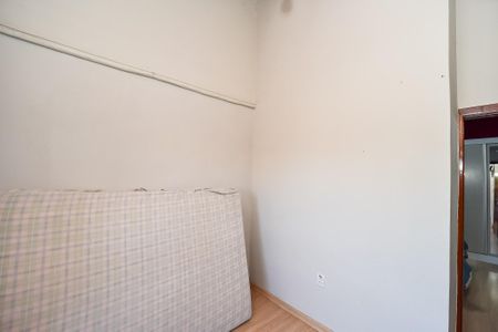 Casa à venda com 281m², 5 quartos e 4 vagas Casa à venda com 281m², 5 quartos e 4 vagasQuarto 1/Casa Fundos