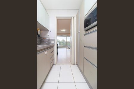 Cozinha de apartamento para alugar com 2 quartos, 87m² em Jardim Aeroporto, São Paulo