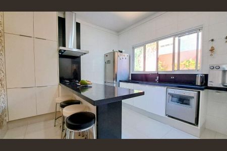 Casa à venda com 3 quartos, 228m² em Jardim Nova Suica, Valinhos