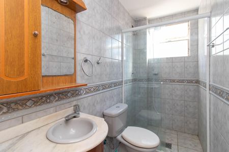 Banheiro de apartamento à venda com 3 quartos, 80m² em Menino Deus, Porto Alegre