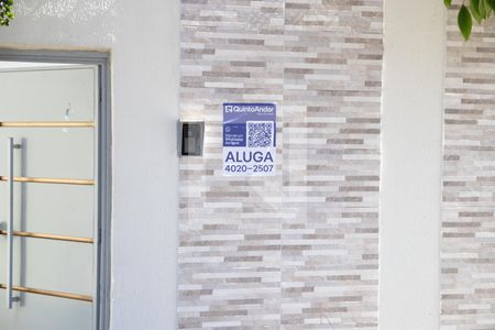 Casa à venda com 250m², 4 quartos e 2 vagas Casa à venda com 250m², 4 quartos e 2 vagasPlaquinha