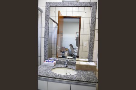 Casa à venda com 250m², 4 quartos e 2 vagas Casa à venda com 250m², 4 quartos e 2 vagasBanheiro da Suíte 1