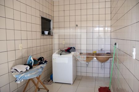 Casa à venda com 250m², 4 quartos e 2 vagas Casa à venda com 250m², 4 quartos e 2 vagasÁrea de Serviço
