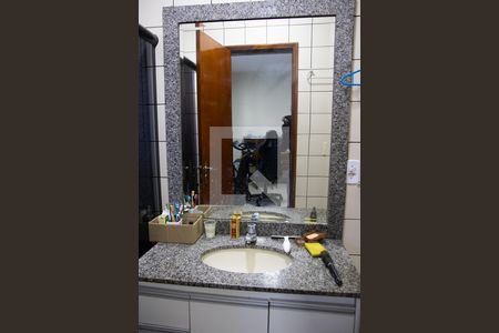 Casa à venda com 250m², 4 quartos e 2 vagas Casa à venda com 250m², 4 quartos e 2 vagasBanheiro da Suíte 3