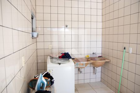 Casa à venda com 250m², 4 quartos e 2 vagas Casa à venda com 250m², 4 quartos e 2 vagasÁrea de Serviço