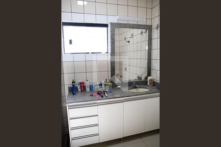 Casa à venda com 250m², 4 quartos e 2 vagas Casa à venda com 250m², 4 quartos e 2 vagasBanheiro da Suíte 4