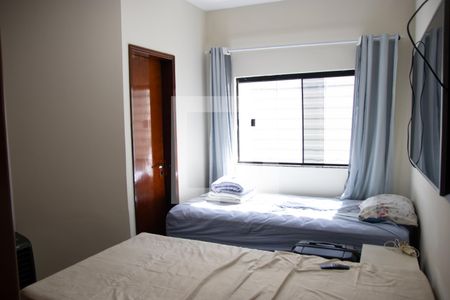 Casa à venda com 250m², 4 quartos e 2 vagas Casa à venda com 250m², 4 quartos e 2 vagasSuíte 02
