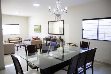 Casa à venda com 4 quartos, 250m² em Setor Leste Vila Nova, Goiânia