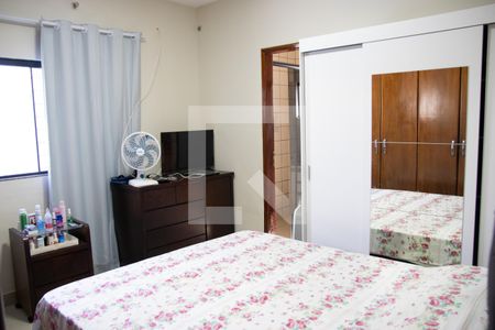 Casa à venda com 250m², 4 quartos e 2 vagas Casa à venda com 250m², 4 quartos e 2 vagasSuíte 04