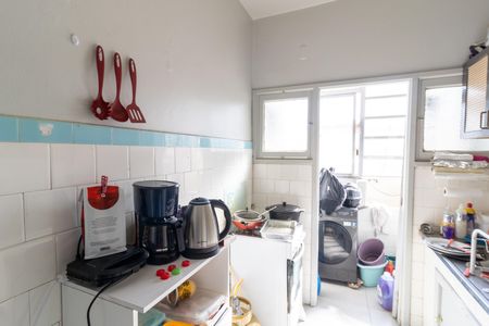 Cozinha de apartamento à venda com 2 quartos, 66m² em Santana, Porto Alegre
