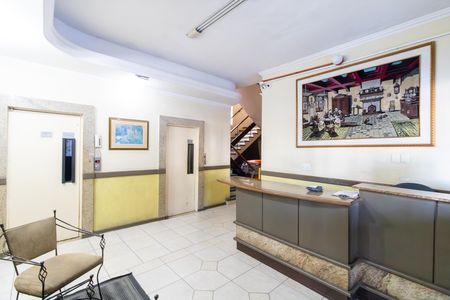 Hall de entrada de apartamento à venda com 2 quartos, 66m² em Santana, Porto Alegre